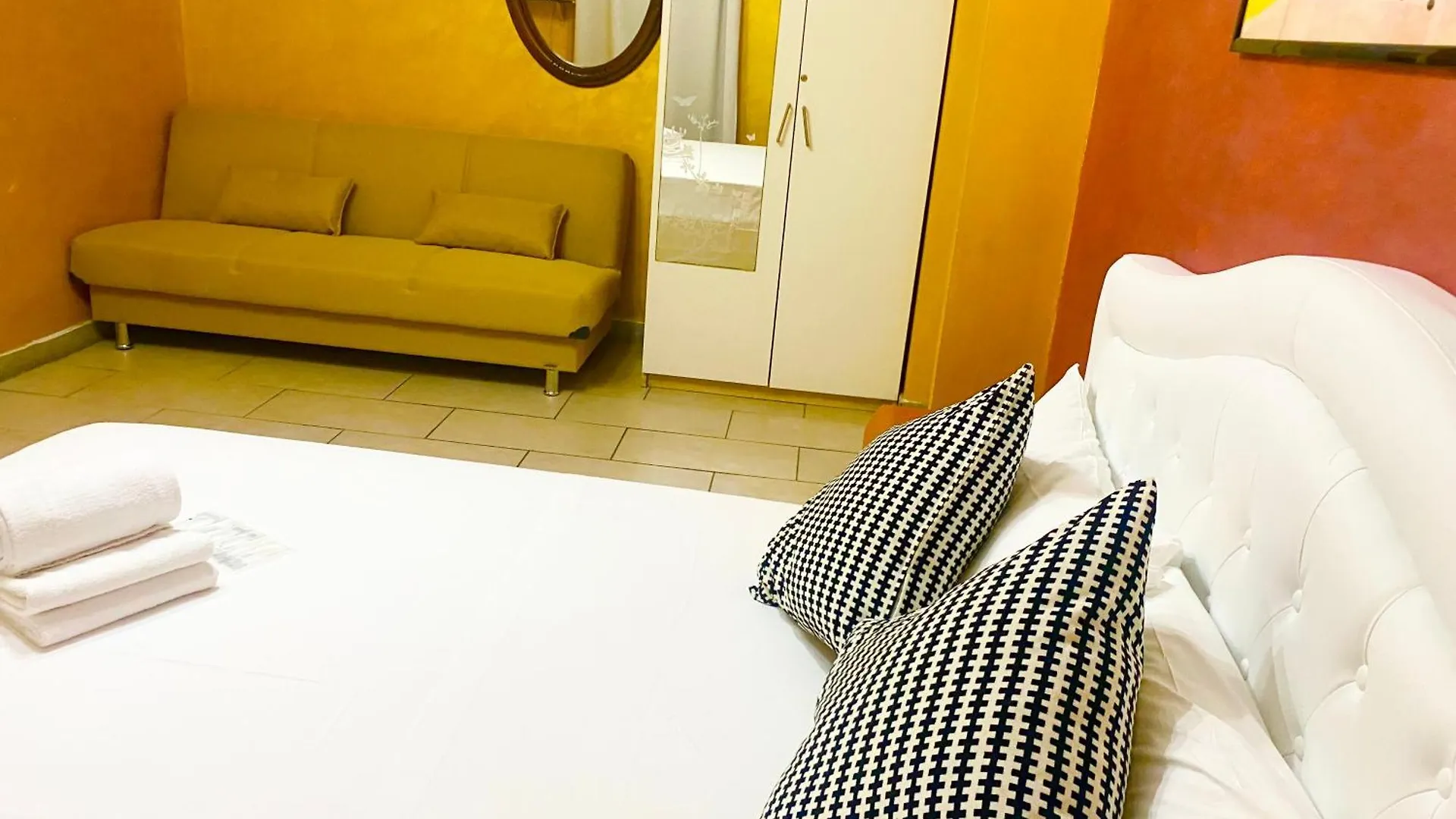 Giovanni Giolitti 177 Termini Rome Apartment